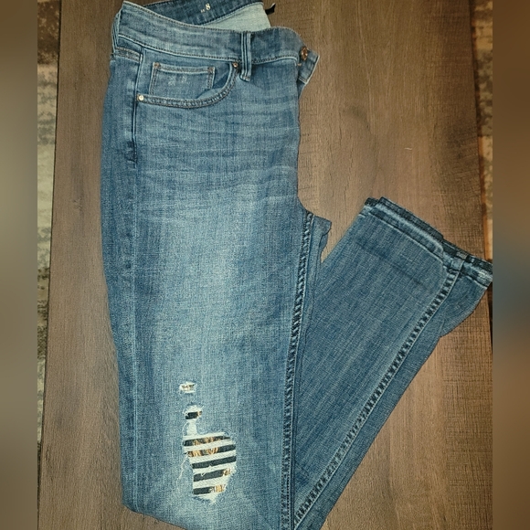 WHBM "The Slim" Distressed Jeans - Picture 1 of 4